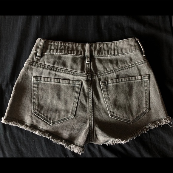 Bullhead gray high rise jean shorts - Picture 2 of 3
